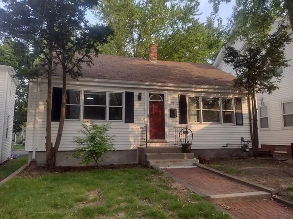 99 Broad St, Whitman, MA 02382