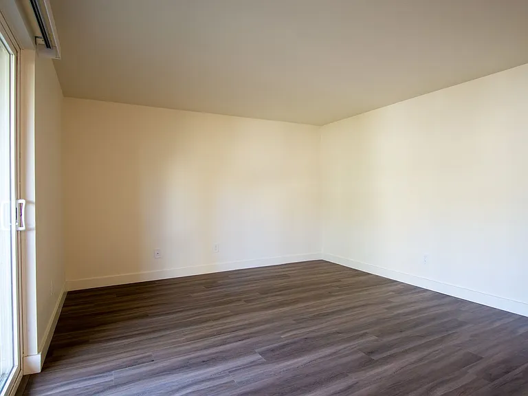 147A - Park Place Apartments — Photo 28