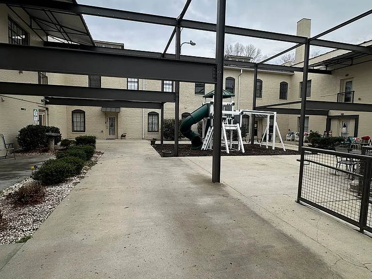 838 S Main St — Photo 10