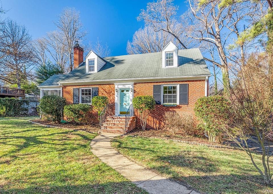 1st image of 7611 N Pinehill Dr