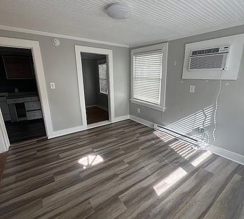 5th image of 225 11th Ave N #3