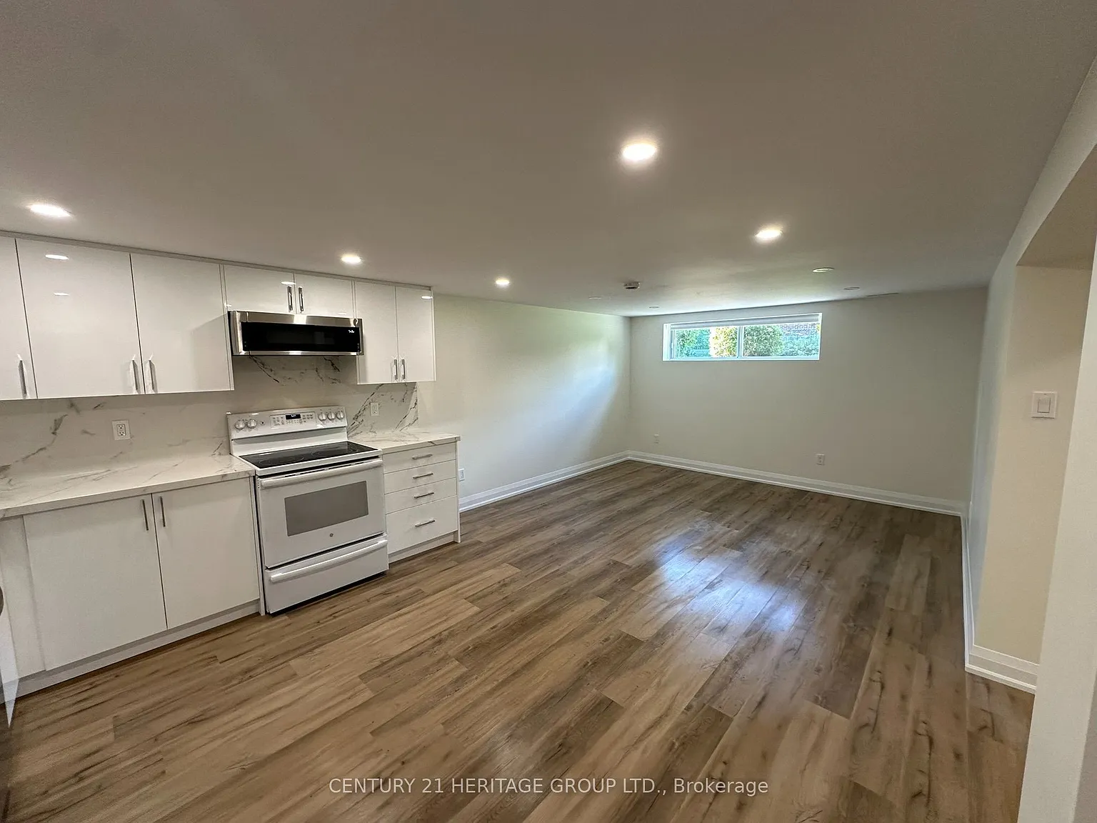 3 bed, $2,500 — Photo 2