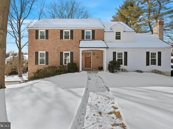 6 Farmhouse Ln, Malvern, PA 19355