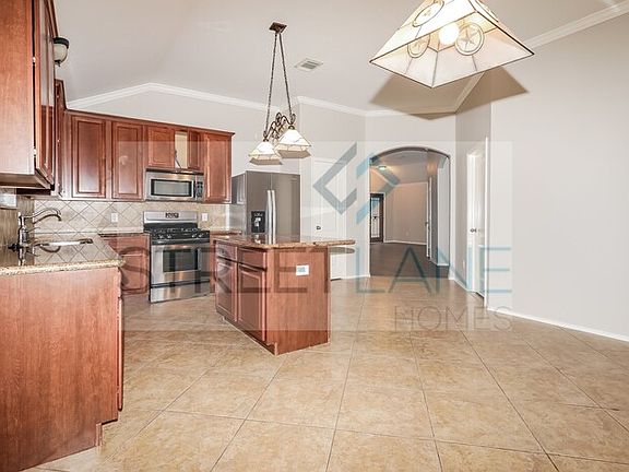 5th image of 18863 Lantern Cove Ln