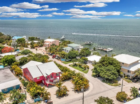 2825 Dolphin Dr, Marathon, FL 33050