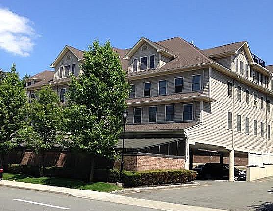 4th image of 550 Bloomfield Ave APT 17