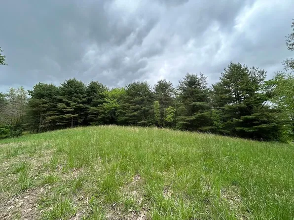 14221 Pine Crest Rd NE, Frazeysburg, OH 43822