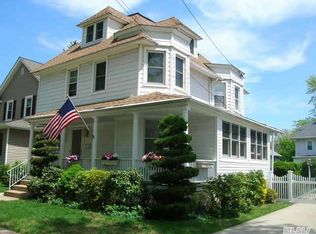 39 Hawthorne Ave, Floral Park, NY 11001