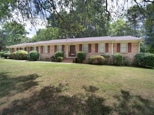 300 Woodmont Rd, Jamestown, NC 27282