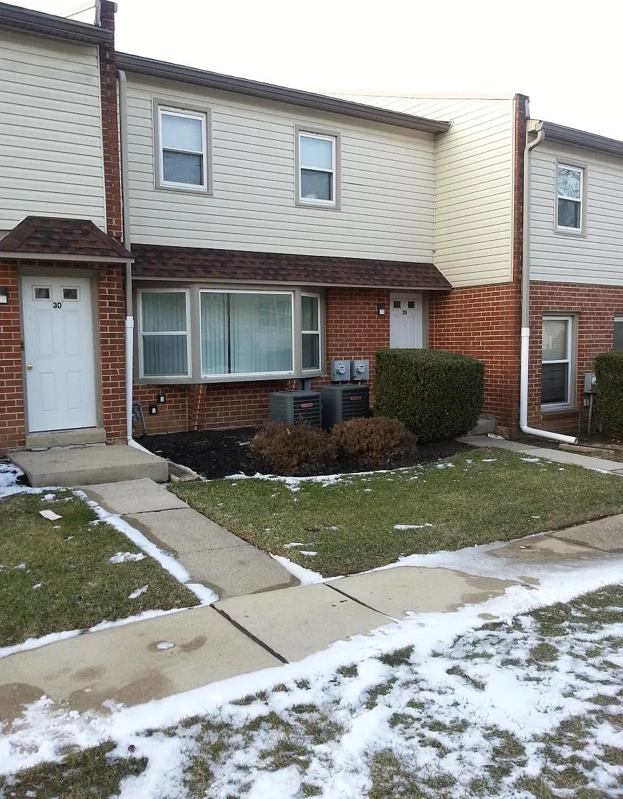 2 bed, 800 sqft, $1,350 — Photo 2
