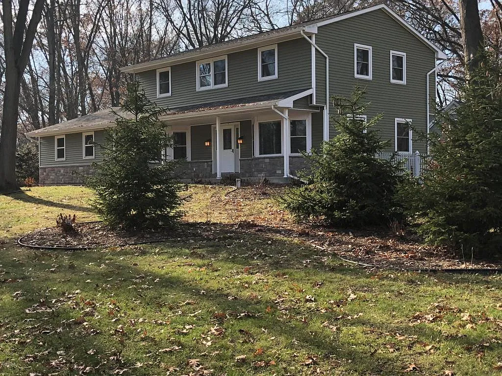 8030 Oak Hill Dr photo 1
