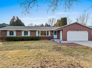 539 Lorraine Ln, Green Bay, WI 54311