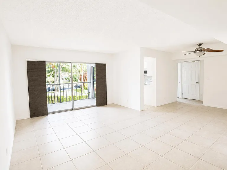 5910 Morningstar Cir #202 — Photo 5
