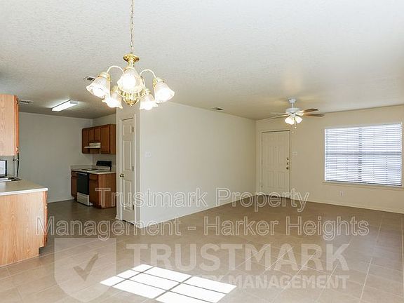 5th image of 5303 Morning Glen Ln APT A