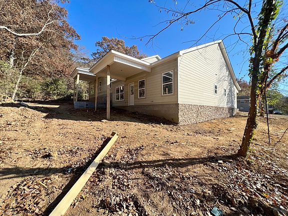 3rd image of 87 Marilyn Cir