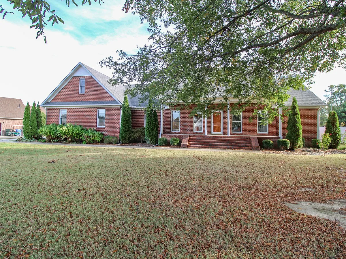 Building Photo - 17524 Martin Dr