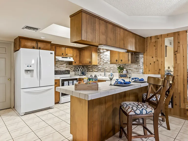 2687 Country Club Dr — Photo 10