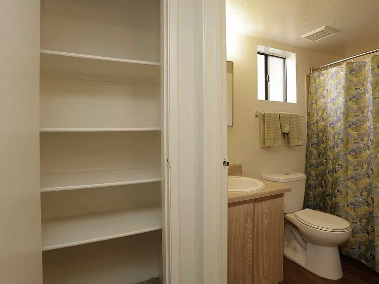 Silverado Apartments — Photo 8