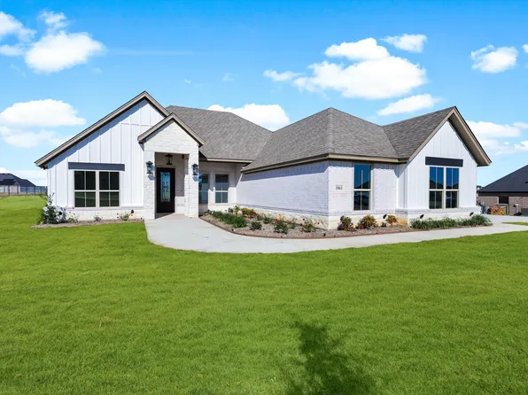 1061 Uplift Dr, Weatherford, TX 76087