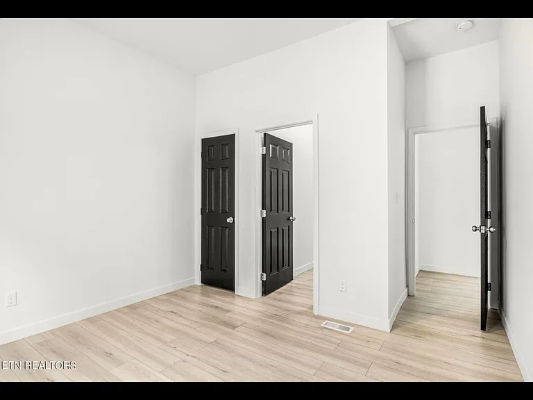 2307 Linden Ave #B — Photo 8