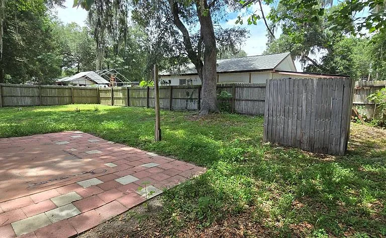 5401 NW 63rd Pl — Photo 16