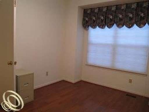 4th image of 41981 Waverly Dr #1
