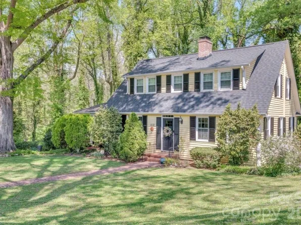 112 Kinwood St, Morganton, NC 28655