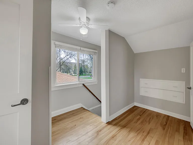 712 Main St NE — Photo 9