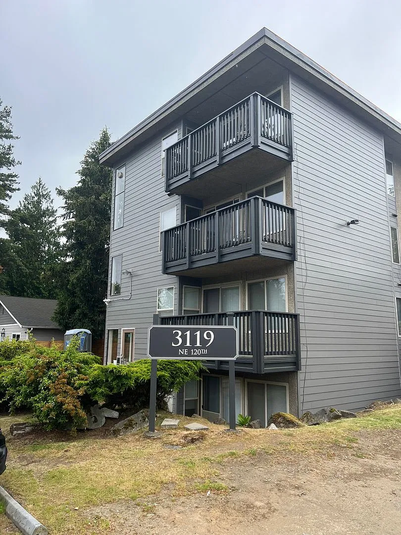 Corner Crest Apartments — Photo 2