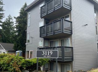 Corner Crest 3201, Seattle, WA 98125