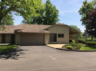 1829 Golf Ridge Dr, Bloomfield, MI 48302