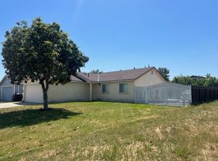889 Wycliffe Dr, Livingston, CA 95334