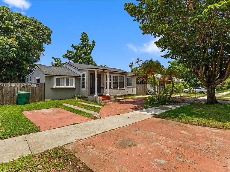 511 NE 110th Ter — Photo 3