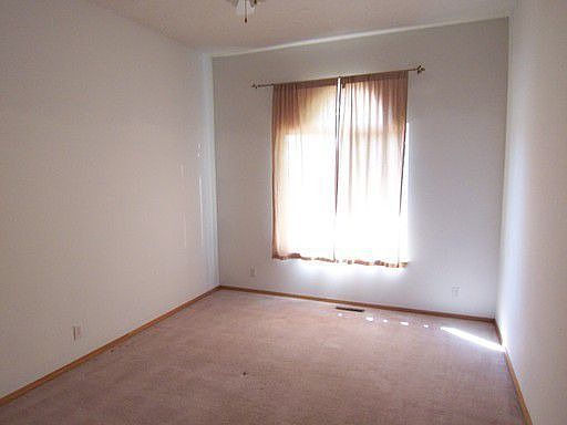 2nd image of 2451 W Rockwood St