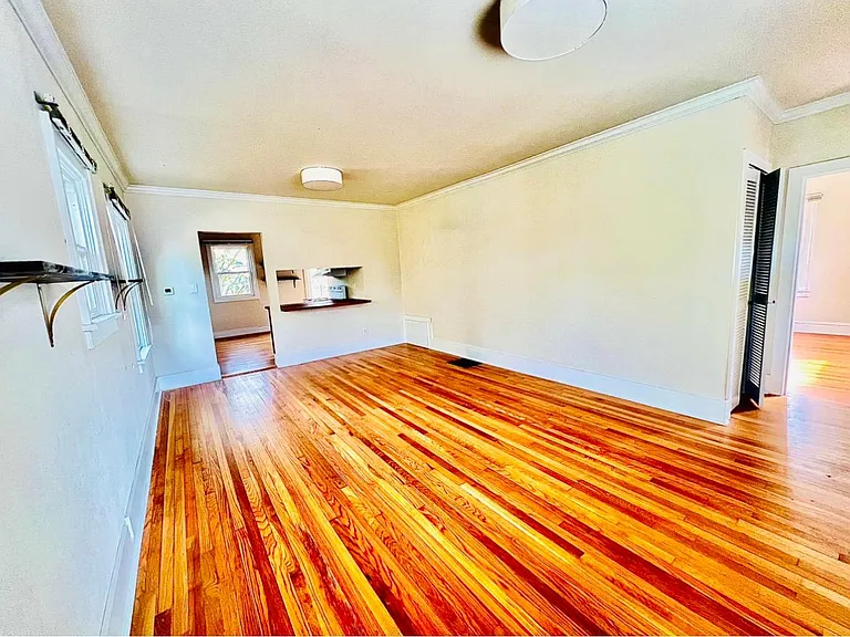 4728 NE 27th Ave — Photo 5
