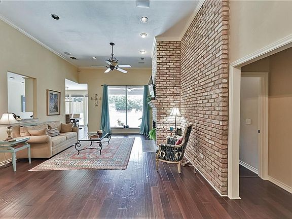 4th image of 2406 Wild Rose Ct