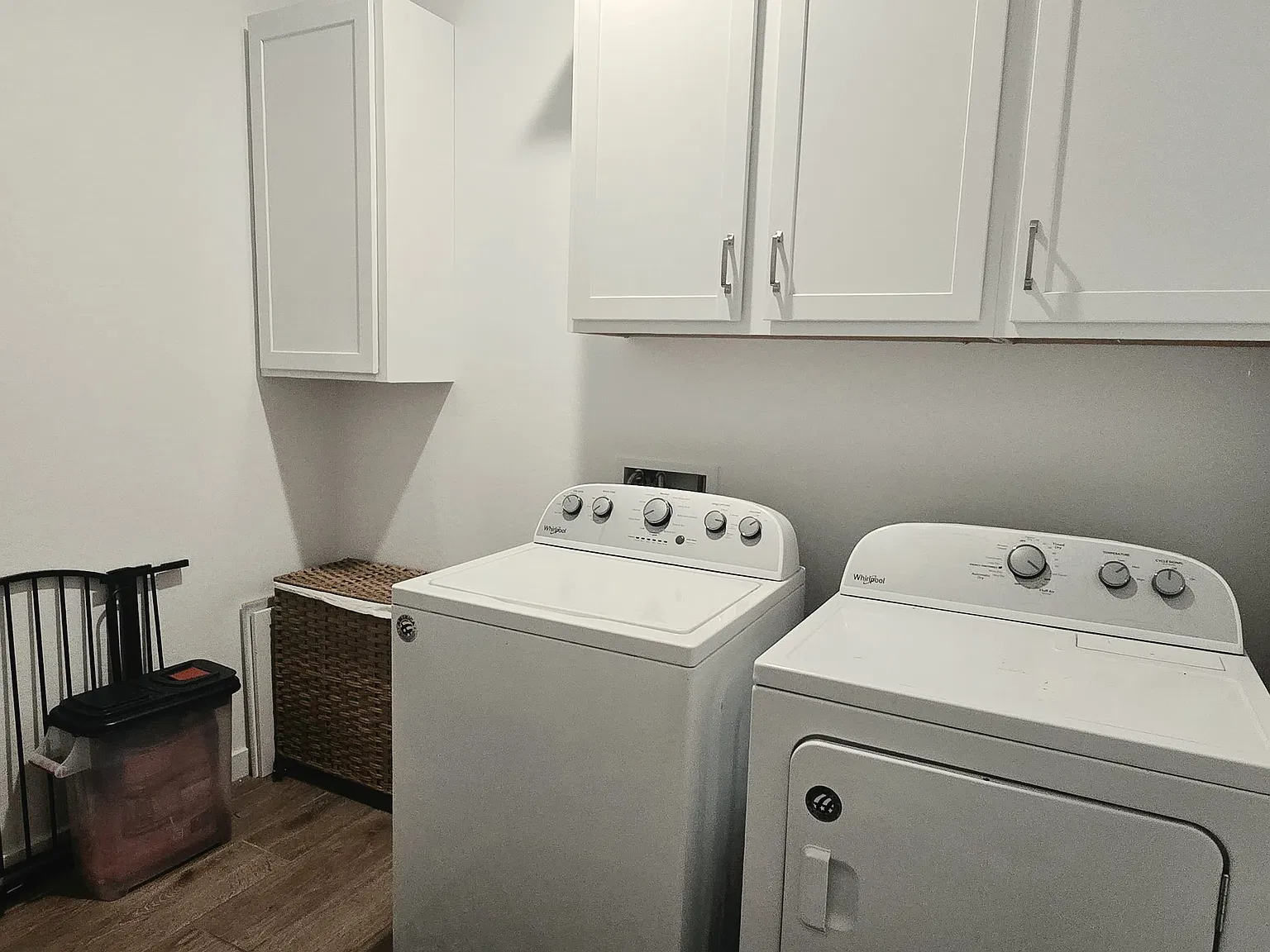 4 bed, 1896 sqft, $2,250 — Photo 2