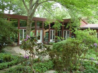 65 South Ln, Moreland Hills, OH 44022