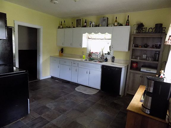 4th image of 124 Maple Lane