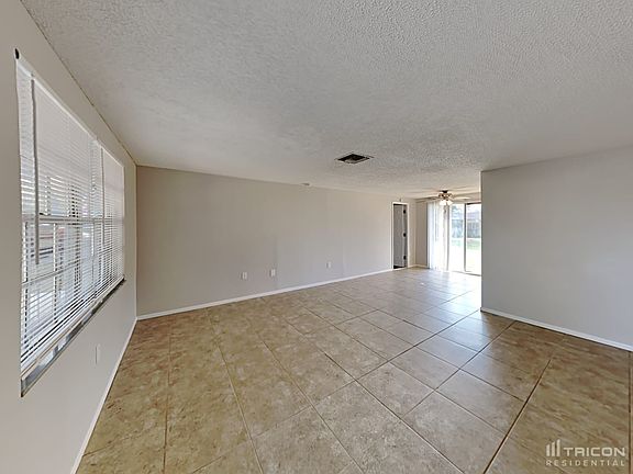 2nd image of 4920 Silk Oak Dr