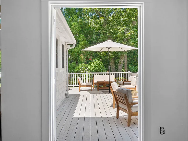 21 Birchwood Ln — Photo 8