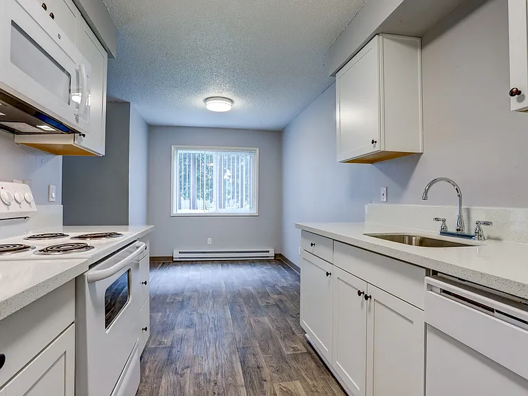 Awesome location near Salish Ponds City Park. — Photo 38
