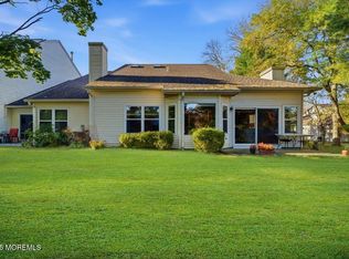 351 Sunshine Ct, Englishtown, NJ 07726