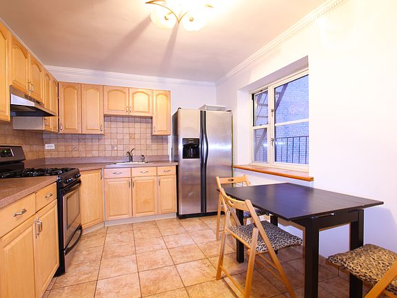 5th image of 2949 137th St #0