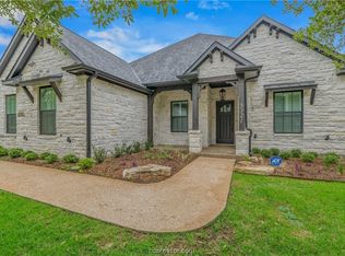 5121 Inverness Dr, Bryan, TX 77802