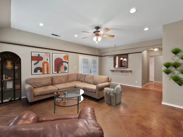 1212 Hidden Oaks Dr, Mansfield, TX 76063