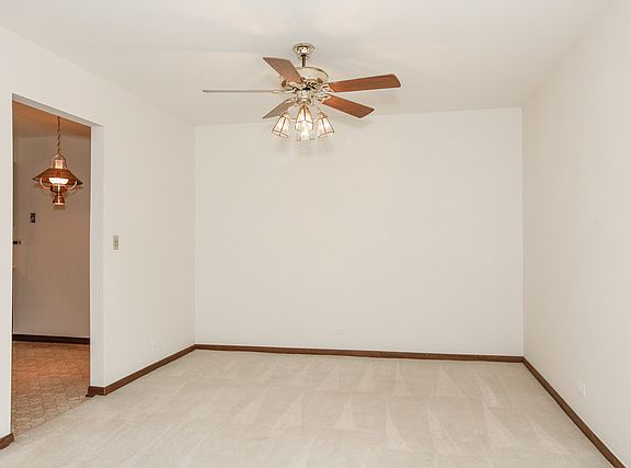 4th image of 101 Lake Hinsdale Dr APT 200