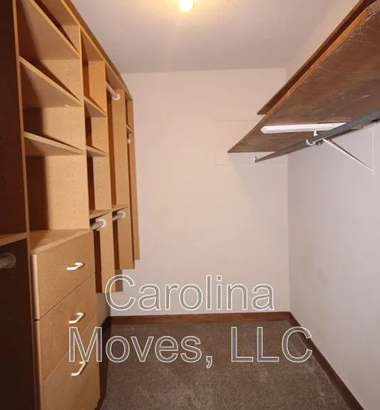324 Skylark Cir — Photo 14