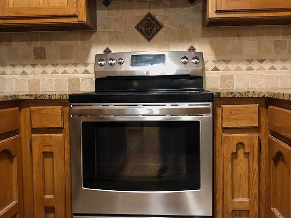 4th image of 121 Leisure Dr