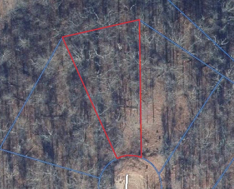 2nd image of Carew Ln #23